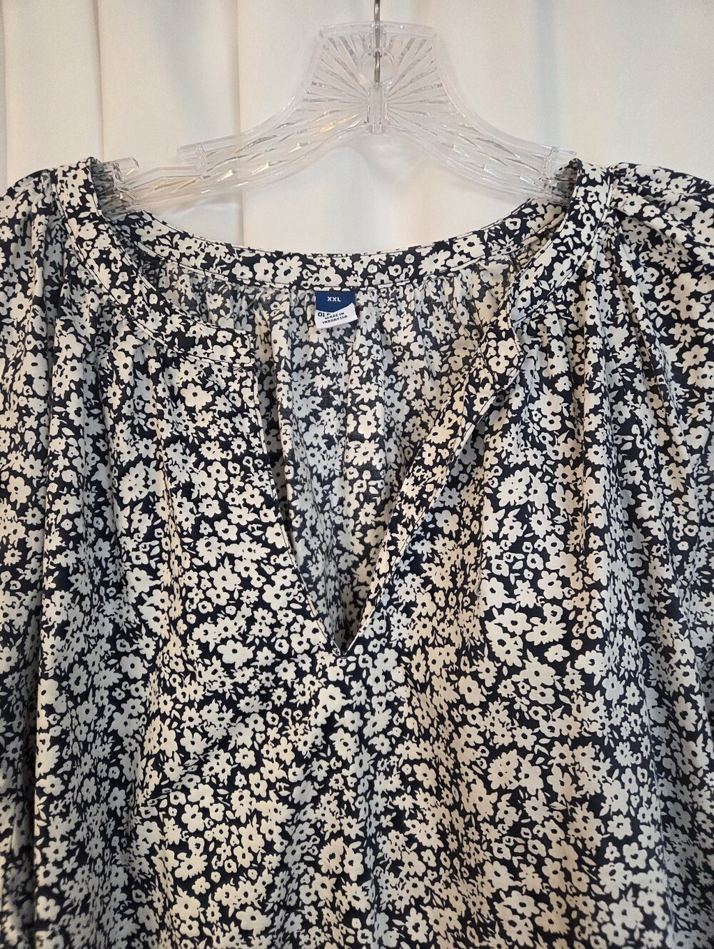 Old Navy Navy and White Floral Peasant Cotyon Blouse Size XXL